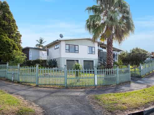 24 Manapouri Street, Tikipunga