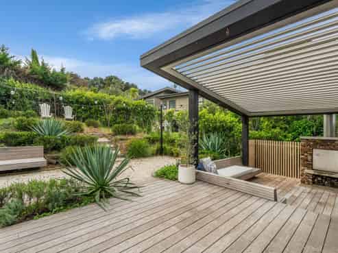 2 Te Makiri Road, Onetangi