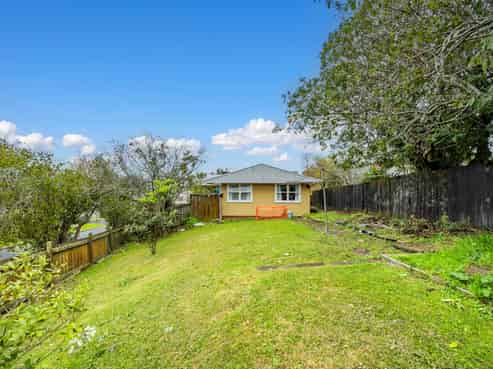 14 Dickey Street, New Windsor