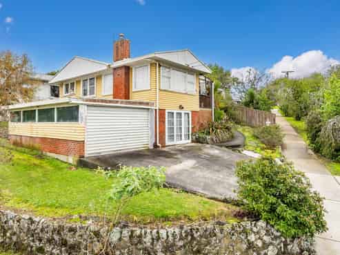 14 Dickey Street, New Windsor