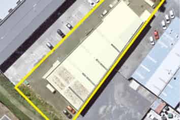 Warehouse space in central Paraparaumu