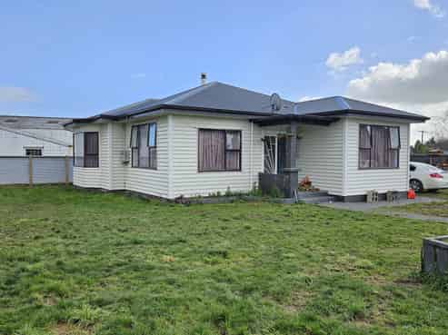 4 Main Road, Clinton