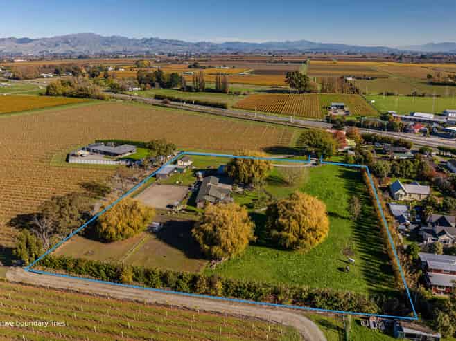 2D Ferry Road, Spring Creek