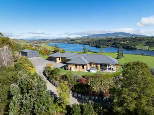 253 Horahora Road, Tirau