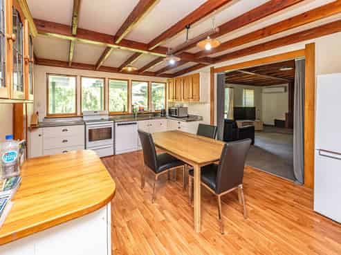 326 Creek Road, Mangamahu