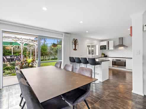 3 Poaka Place, One Tree Point
