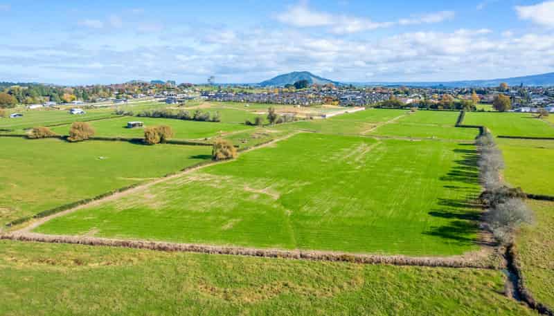  Park Road and Golf Road, Te Awamutu
