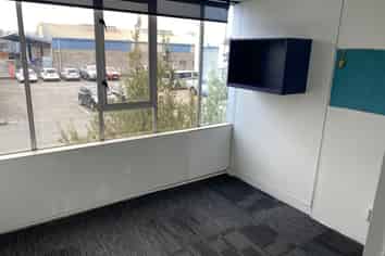 Birmingham Drive beauty - 458sqm