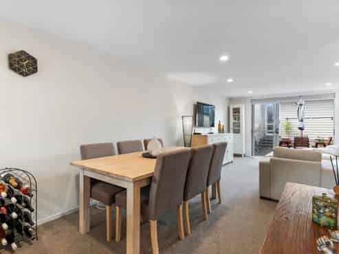 13/1 Gracechurch Drive, Flat Bush