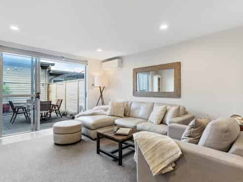 13/1 Gracechurch Drive, Flat Bush