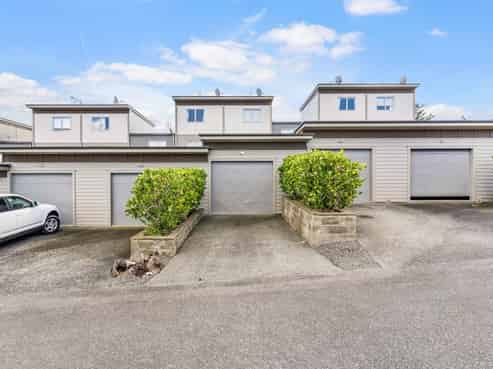 13/1 Gracechurch Drive, Flat Bush