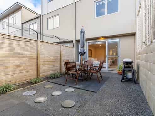 13/1 Gracechurch Drive, Flat Bush