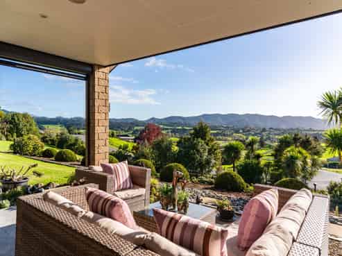 97 West Ridge Road, Maunu