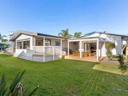 307B Ocean Road, Whangamata