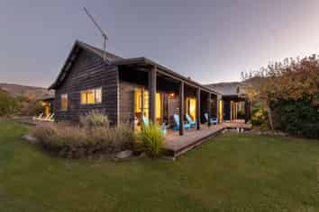 Mountain Range Lodge