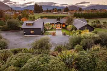 Mountain Range Lodge