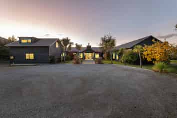 Mountain Range Lodge