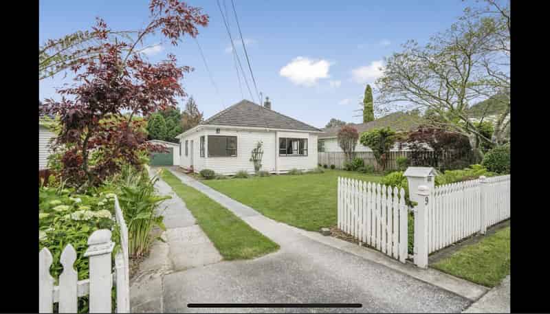 9 Poole Crescent, Wainuiomata