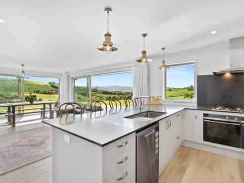 6 Hayes Lane, Hakaru