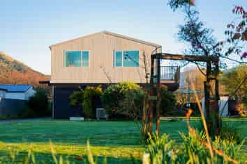 8 Puketa Road, Peketa