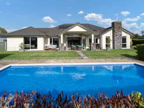 13 Alan Livingston Drive, Cambridge