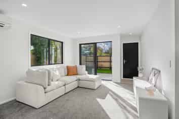 12/12 Marion Street, Silverstream