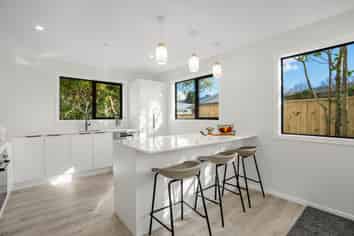 12/12 Marion Street, Silverstream
