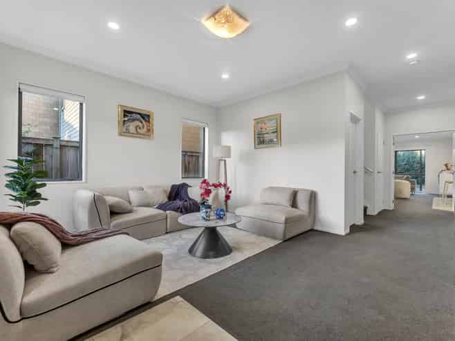 10  Fong Road, Flat Bush