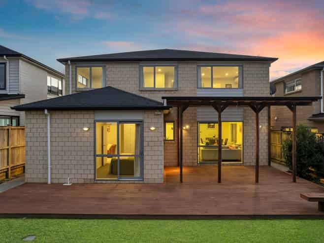 10  Fong Road, Flat Bush