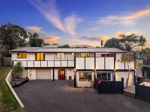 16 Karaka Grove, Raumati Beach