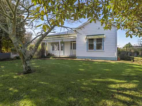 16 Castle Street, Eltham