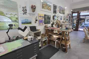 Bright boutique retail space