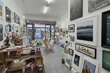 Bright boutique retail space