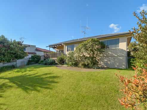 51 Sapphire Drive, Hairini