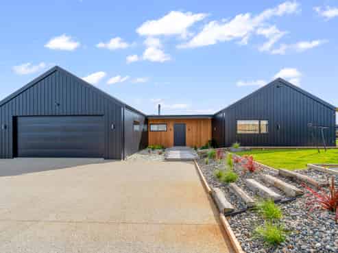 16 Chatham Rise, Tisbury