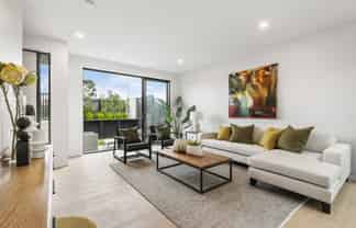 69 Bearing Parade, Long Bay