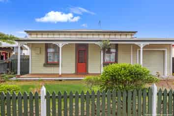 127 Linton Street, West End
