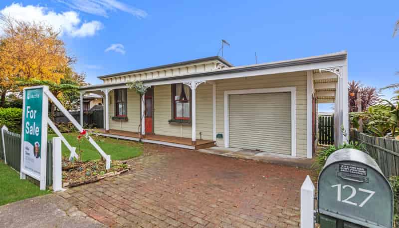 127 Linton Street, West End