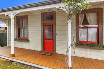 127 Linton Street, West End