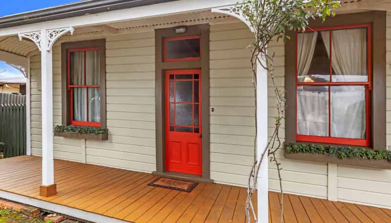 127 Linton Street, West End