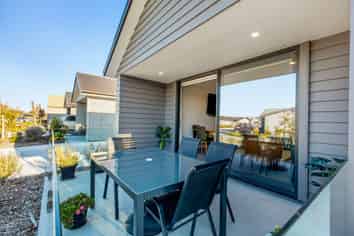 138/30 Bob Robertson Drive, Woodend