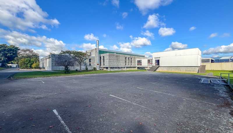 1015 Tremaine Avenue, Roslyn