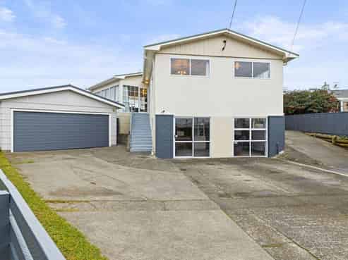 6 Arundel Place, Springvale