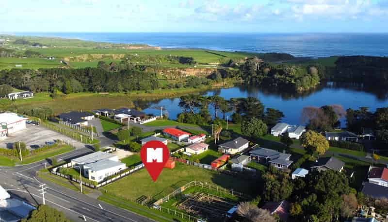 8 Tasman Street, Opunake