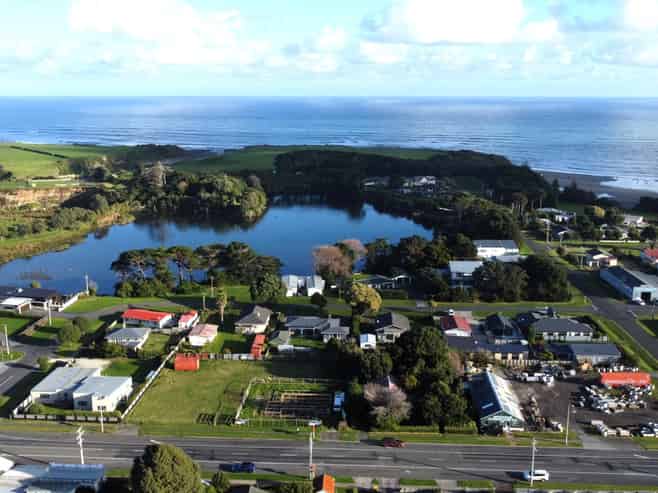 8 Tasman Street, Opunake