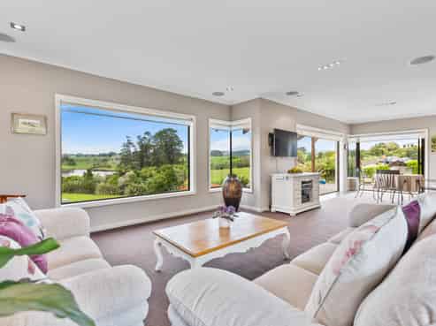 4 Kororako Grove, Whalers Gate