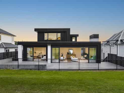 14 Third Fairway Place, Albany