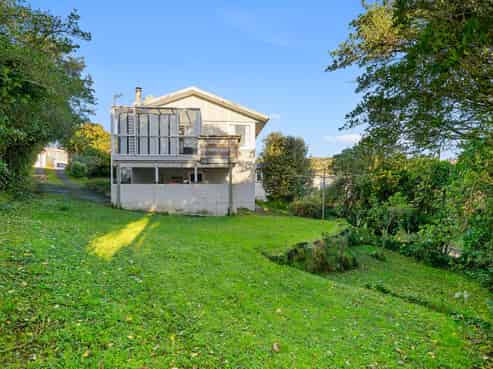 27 Lynda Avenue, Paparangi