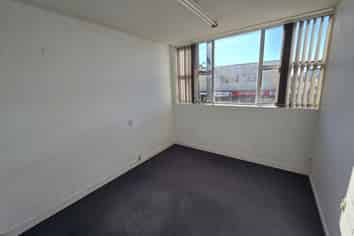 Versatile Office Space in a Connected Location