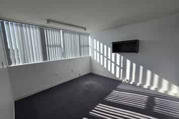 Versatile Office Space in a Connected Location